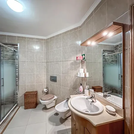 Old Town Center Walk To *